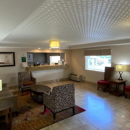 Quality Inn & Suites University-Airport Louisville-Jefferson County Extérieur photo