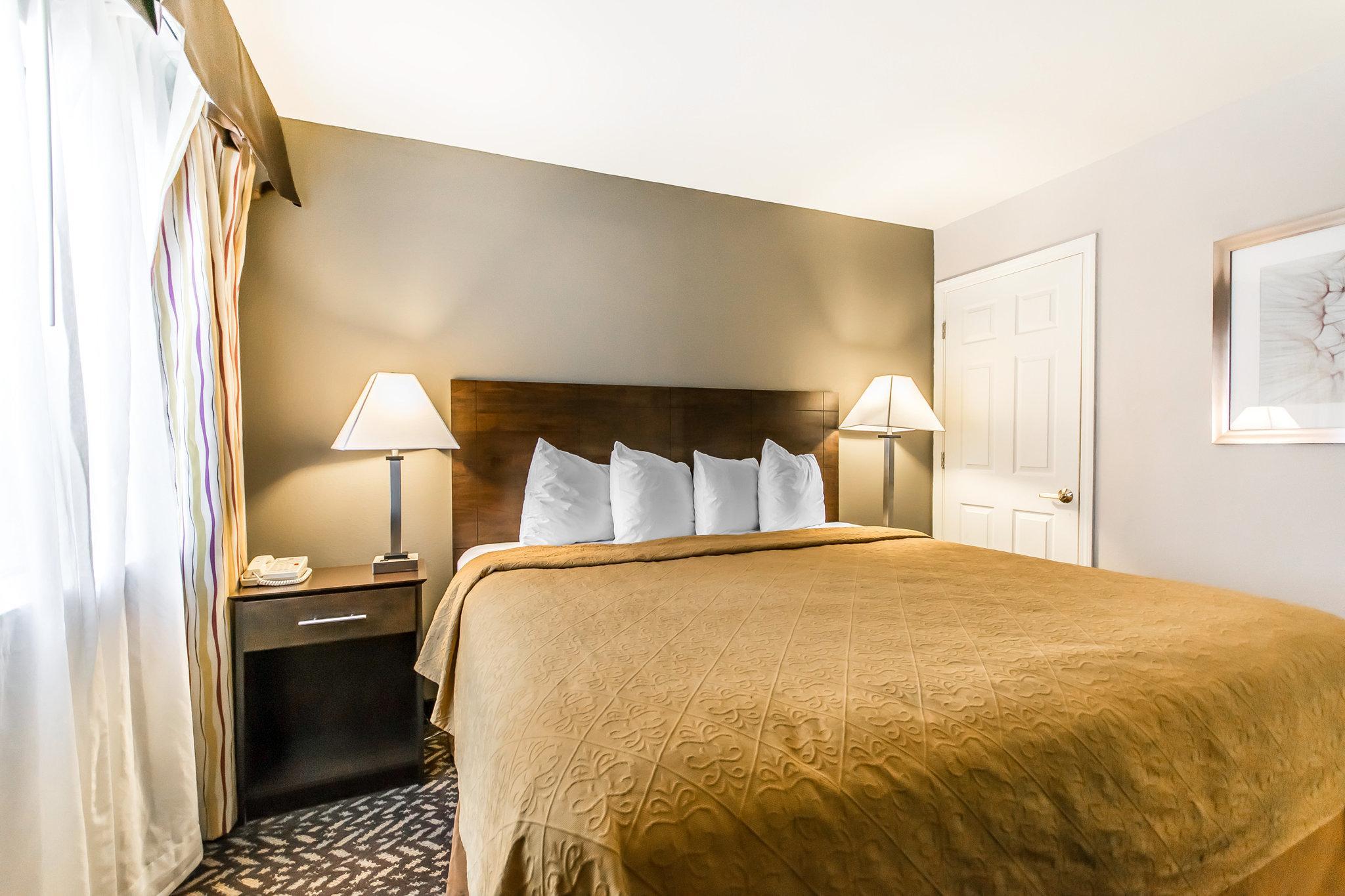 Quality Inn & Suites University-Airport Louisville-Jefferson County Extérieur photo