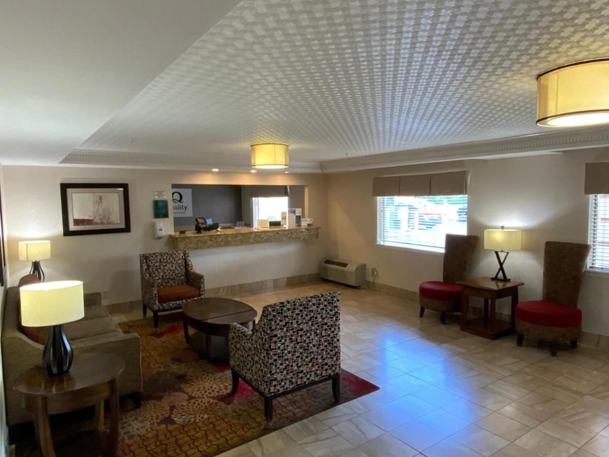 Quality Inn & Suites University-Airport Louisville-Jefferson County Extérieur photo