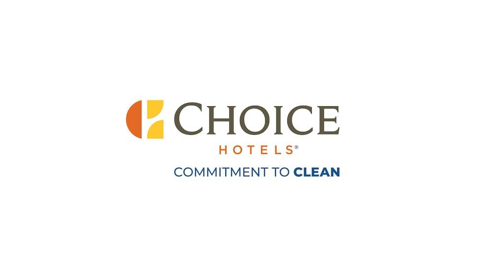 Quality Inn & Suites University-Airport Louisville-Jefferson County Extérieur photo