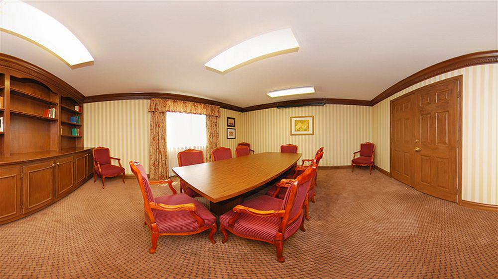 Quality Inn & Suites University-Airport Louisville-Jefferson County Extérieur photo